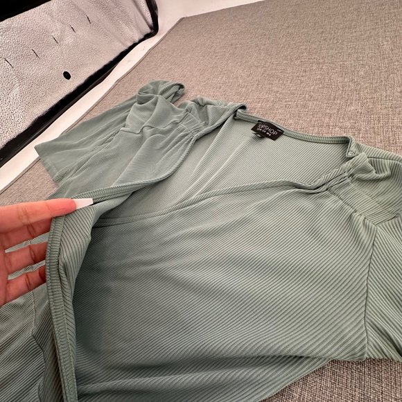 Topshop Ribbed Dress Bell Long Sleeves V-Neck Size 8 Nylon & Elastane‎ Green - Picture 7 of 14